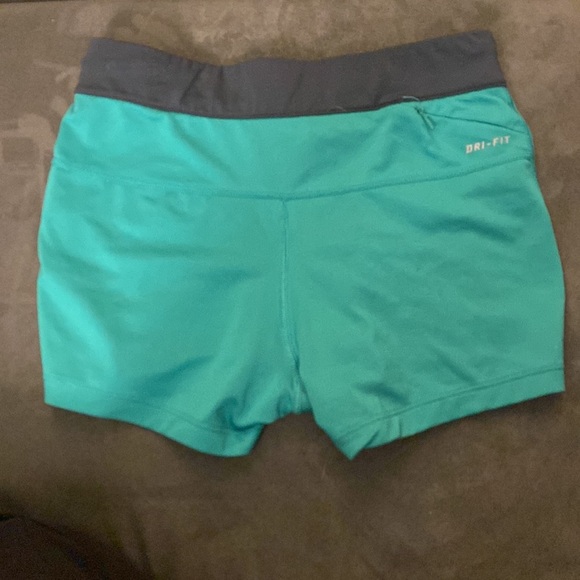 Nike Dry Fit Compression Shorts - Picture 4 of 4
